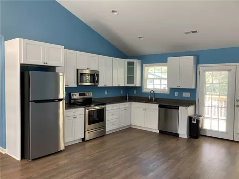 128 Pine Forest Cir, Seneca, SC 29678 photo 4