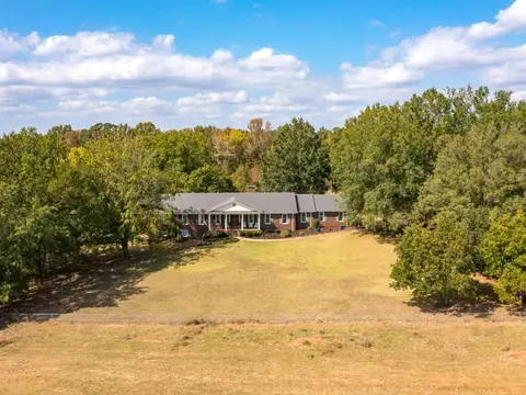 1721 Dixie Dr, Hodges, SC 29653 photo 3