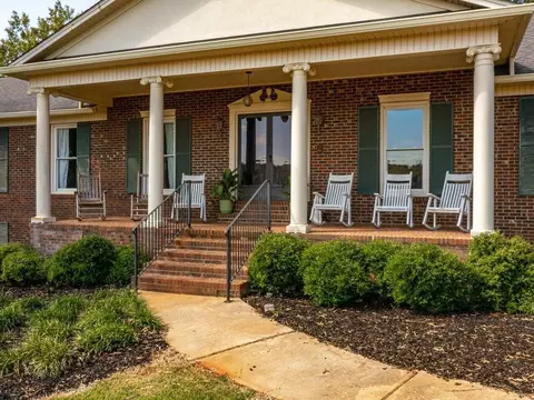 1721 Dixie Dr, Hodges, SC 29653 photo 2