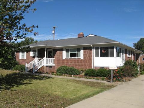 608 W Greer St, Honea Path, SC 29654 photo 1