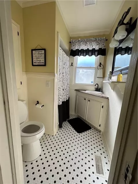 2102 E North Ave, Anderson, SC 29625 photo 9