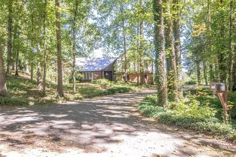 206 Lakeside Dr, Walhalla, SC 29691 photo 1