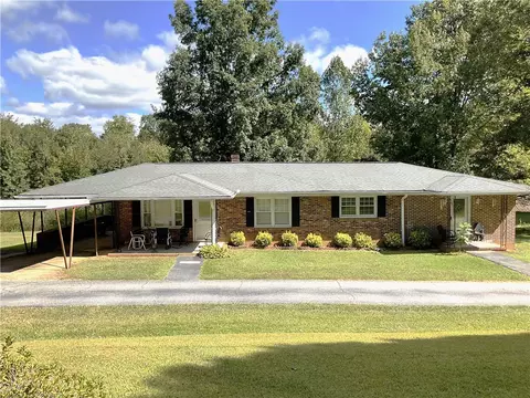 5302 N 101 Hwy, Taylors, SC 29687