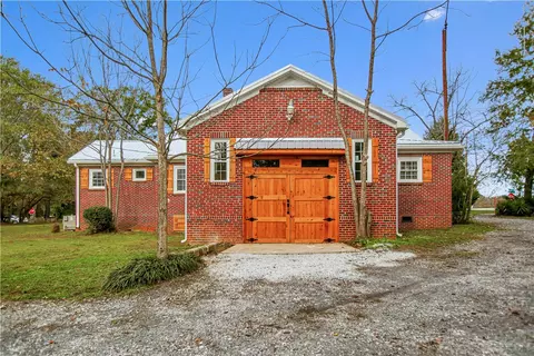 704 Cherry St, Pendleton, SC 29670 photo 30