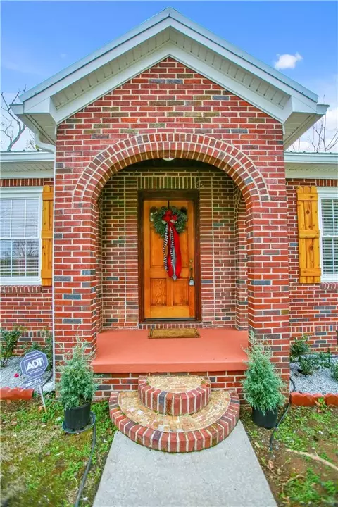 704 Cherry St, Pendleton, SC 29670 photo 3
