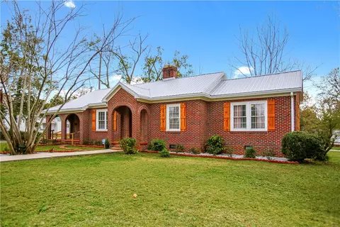 704 Cherry St, Pendleton, SC 29670 photo 1