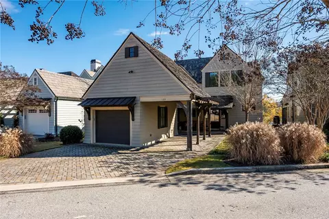 135 Village Point Dr, Sunset, SC 29685