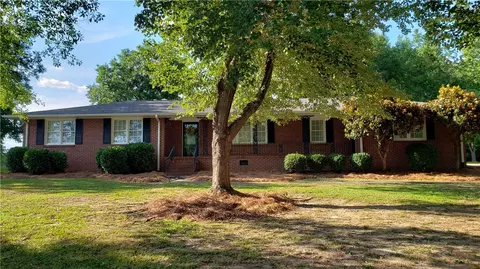 210 Dacus Dr, Williamston, SC 29697 photo 1