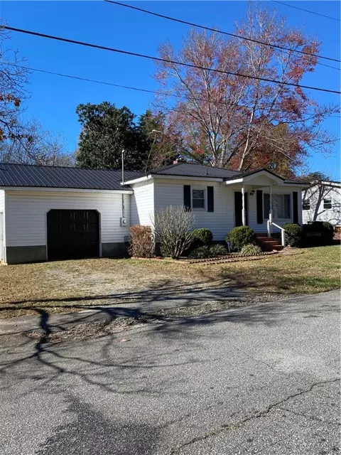 216 Mark St, Easley, SC 29640 photo 2