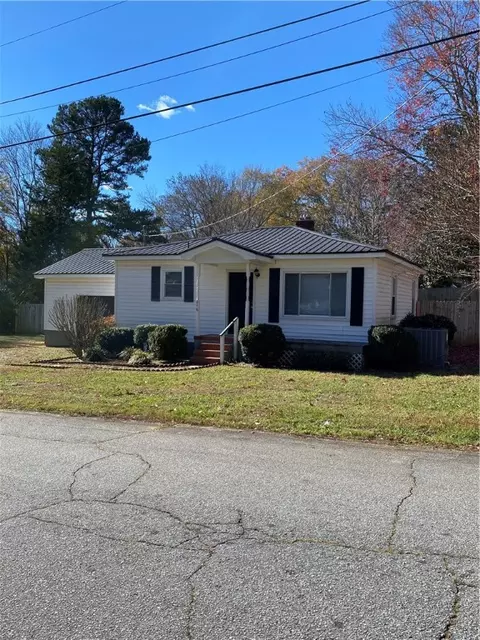 216 Mark St, Easley, SC 29640 photo 3