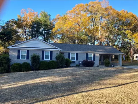 316 Ervin St, Honea Path, SC 29654 photo 1