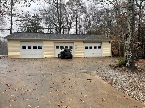 815 Slickum Rd, Easley, SC 29640 photo 6