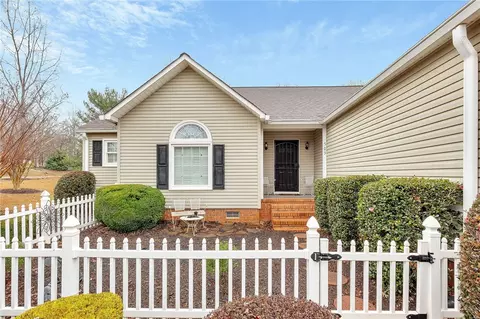 503 Hampton Rd, Liberty, SC 29657 photo 4