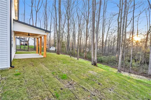 637 Cherokee Rd, Pelzer, SC 29669 photo 6