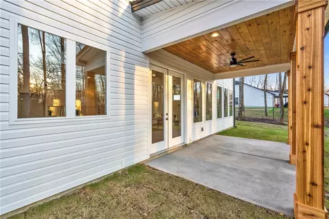 637 Cherokee Rd, Pelzer, SC 29669 photo 5