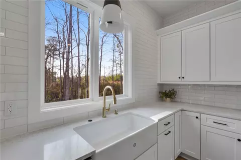 637 Cherokee Rd, Pelzer, SC 29669 photo 23