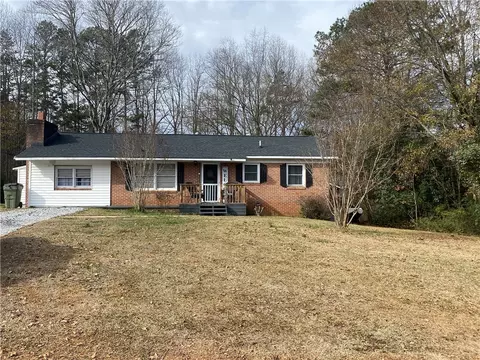 142 Meadowlark Dr, Walhalla, SC 29691