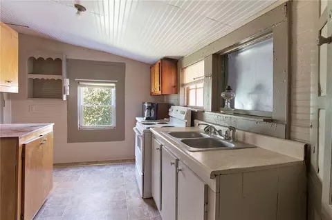 1107 E Main St, Walhalla, SC 29691 photo 8