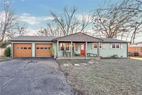 118 E Hill Dr, Easley, SC 29640 photo 2