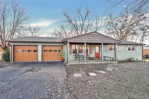 118 E Hill Dr, Easley, SC 29640 photo 1