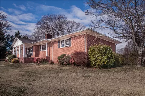 129 David St, Easley, SC 29640 photo 3