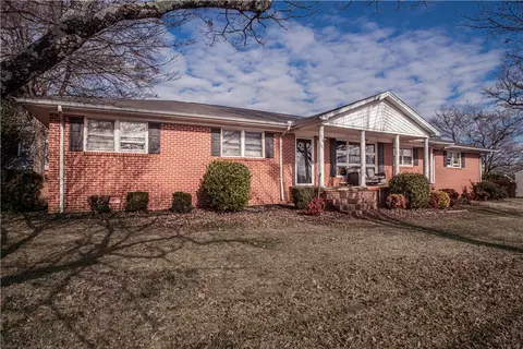 129 David St, Easley, SC 29640 photo 2