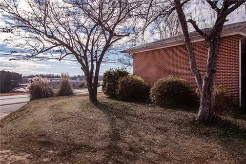 129 David St, Easley, SC 29640 photo 4