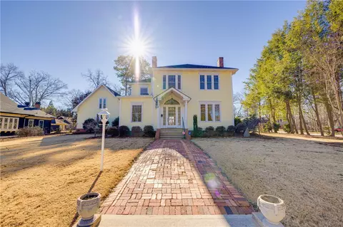 215 W South 1st St, Seneca, SC 29678