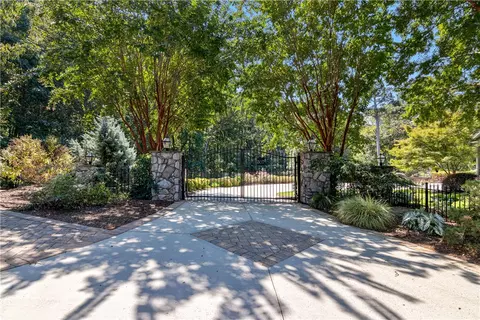 307 Falling Leaf Ct, Seneca, SC 29672 photo 8