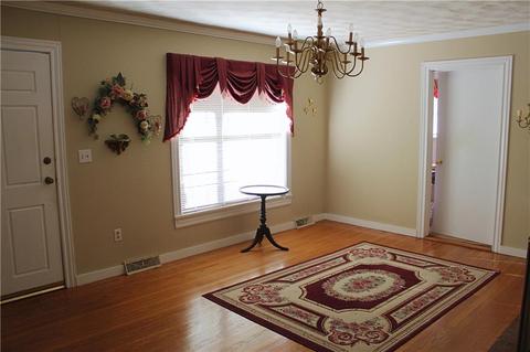 203 S D St, Easley, SC 29640 photo 5