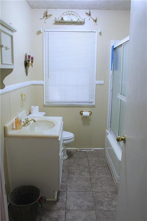 203 S D St, Easley, SC 29640 photo 17