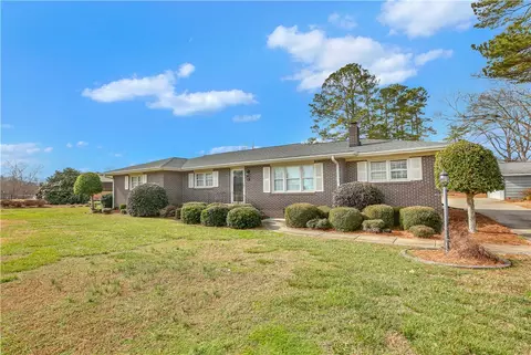 4 Pine Tree Dr, Honea Path, SC 29654 photo 1