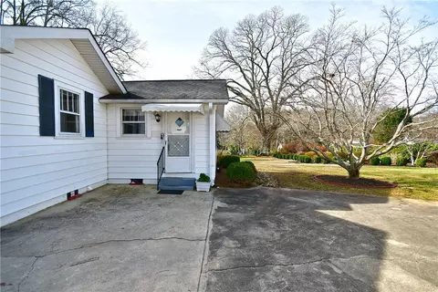 705 E A Ave, Easley, SC 29640 photo 31
