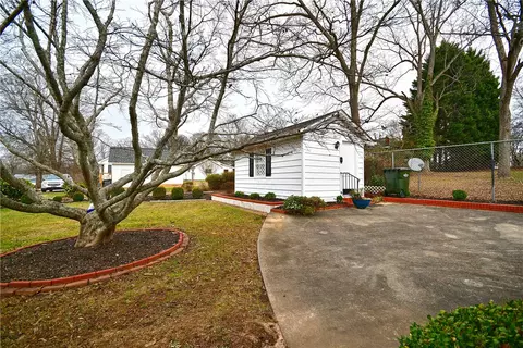 705 E A Ave, Easley, SC 29640 photo 35