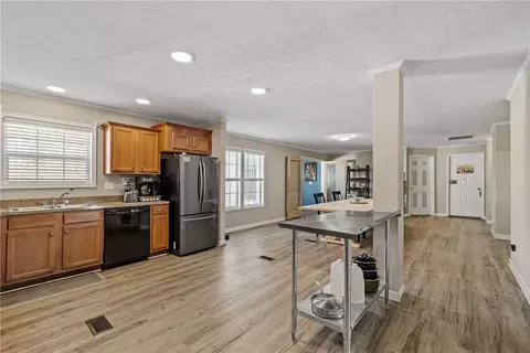 374 Ballard Rd, Pelzer, SC 29669 photo 11