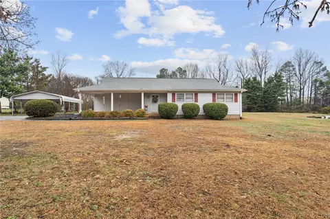 114 Kingston Dr, Pelzer, SC 29669 photo 1