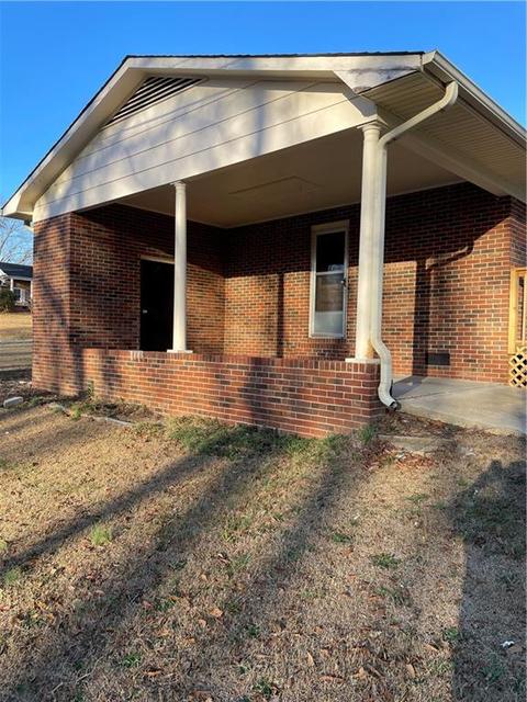 319 Ervin St, Honea Path, SC 29654 photo 4