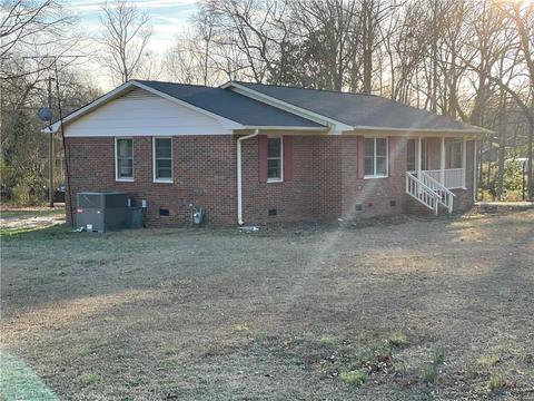 319 Ervin St, Honea Path, SC 29654 photo 3