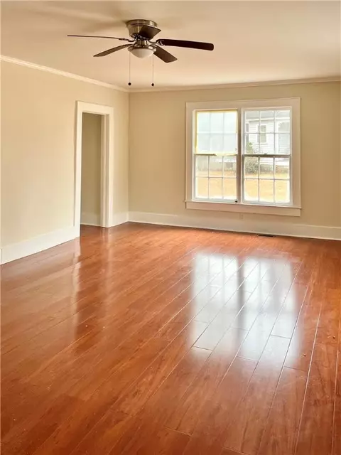 127 W Greer St, Honea Path, SC 29654 photo 2