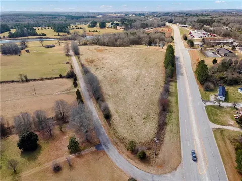 146 Clyde Arnold Rd, Starr, SC 29684 photo 5