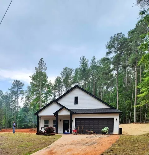 218 Circle Dr, Townville, SC 29689