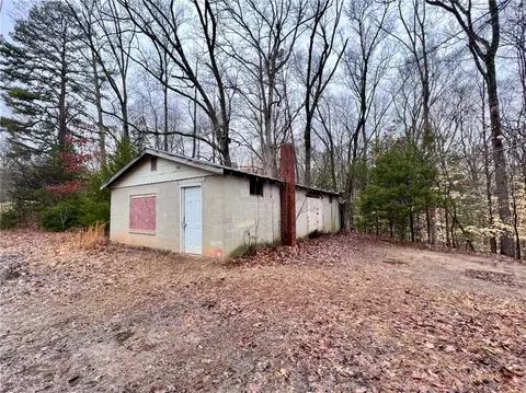 1480 Fountain Inn Rd, Woodruff, SC 29388