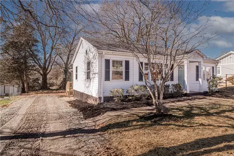 112 Roper St, Easley, SC 29640 photo 3