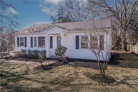 112 Roper St, Easley, SC 29640 photo 4