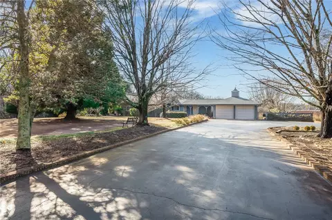 410 Hendricks Rd, Pickens, SC 29671 photo 3