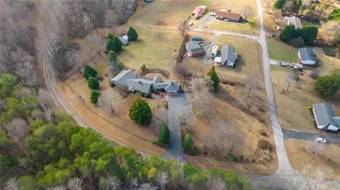 410 Hendricks Rd, Pickens, SC 29671 photo 34