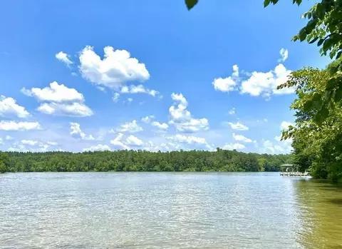 986 Eagles Harbor Dr, Hodges, SC 29653