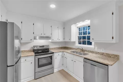 14 Thomas Dr, Williamston, SC 29697 photo 8
