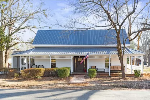 200 Mountain View St, Westminster, SC 29693