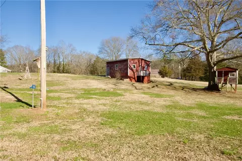 320 E Honea Dr, Seneca, SC 29678 photo 5